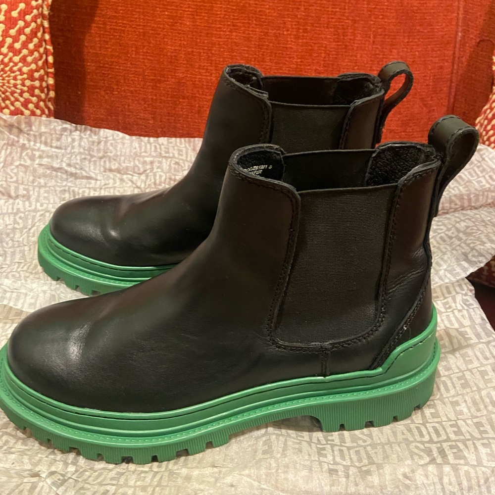 Steve Madden boots